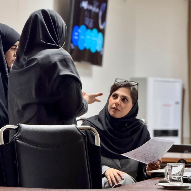 محدثه سادات خراشادیزاده