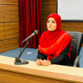 نگارشریعت نیا