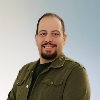 فریبرز وحید