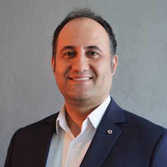 اکبر شیرزادی