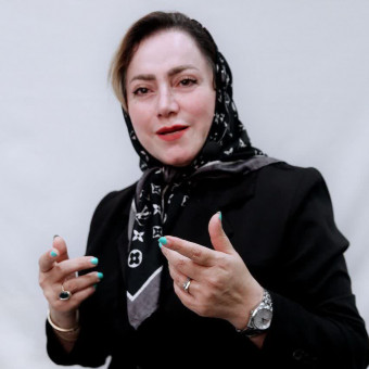 یسنا بیاتیان