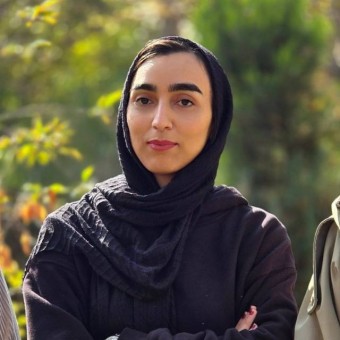 نیلوفر خادمی