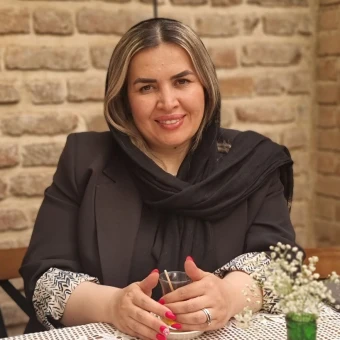 زینب حسن زاده کاهانی