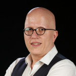 عطا فرزام نیا