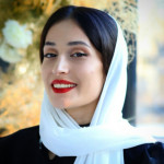 نازنین آوازه
