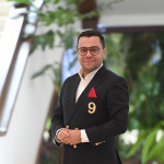 دکتر فرشاد به آبادی