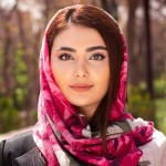 یاسمن اکبرزاده