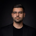 هادی فاخریان