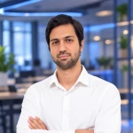 پوریا اکبری