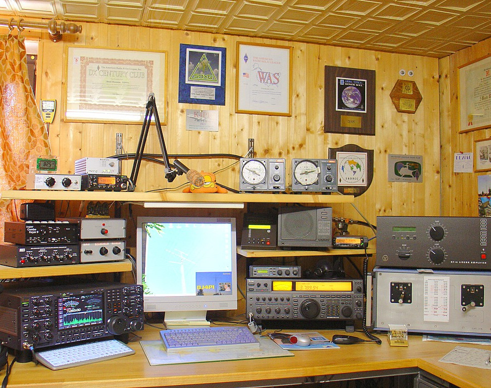 وبینار آشنایی با رادیوآماتوری