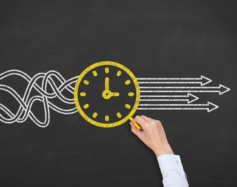 عمرتون چند؟ ( پکیج راه‌کارهای مقابله با اهمال‌کاری، مهارت مدیریت زمان و اصلاح هدف گذاری)