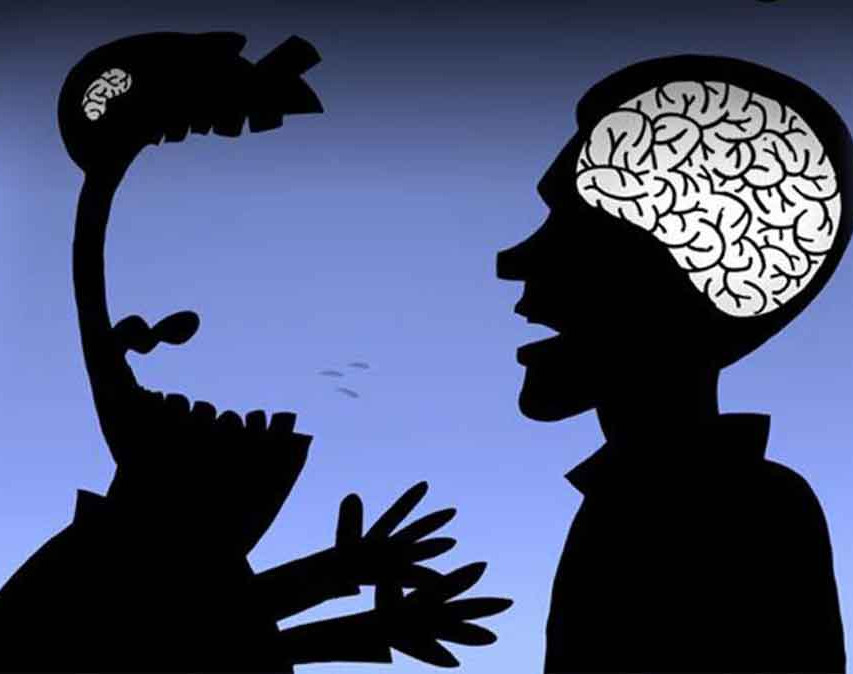 وبینار فقر احمق میکند