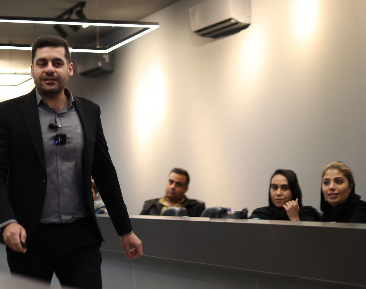 وبینار فروش در لحظه