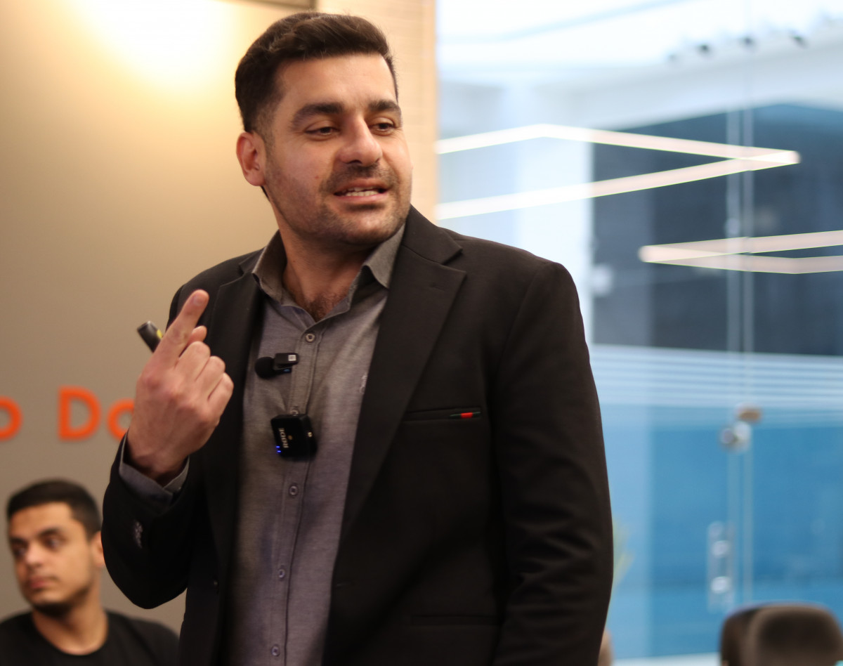 وبینار مشتری من کجاست؟