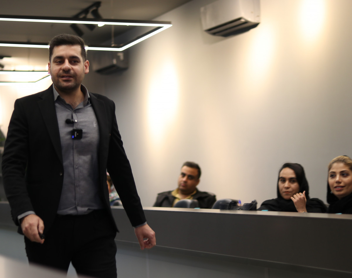 کپی از وبینار چطوری قبل از عید بیشترین مشتری رو برای خودمون جذب کنیم؟