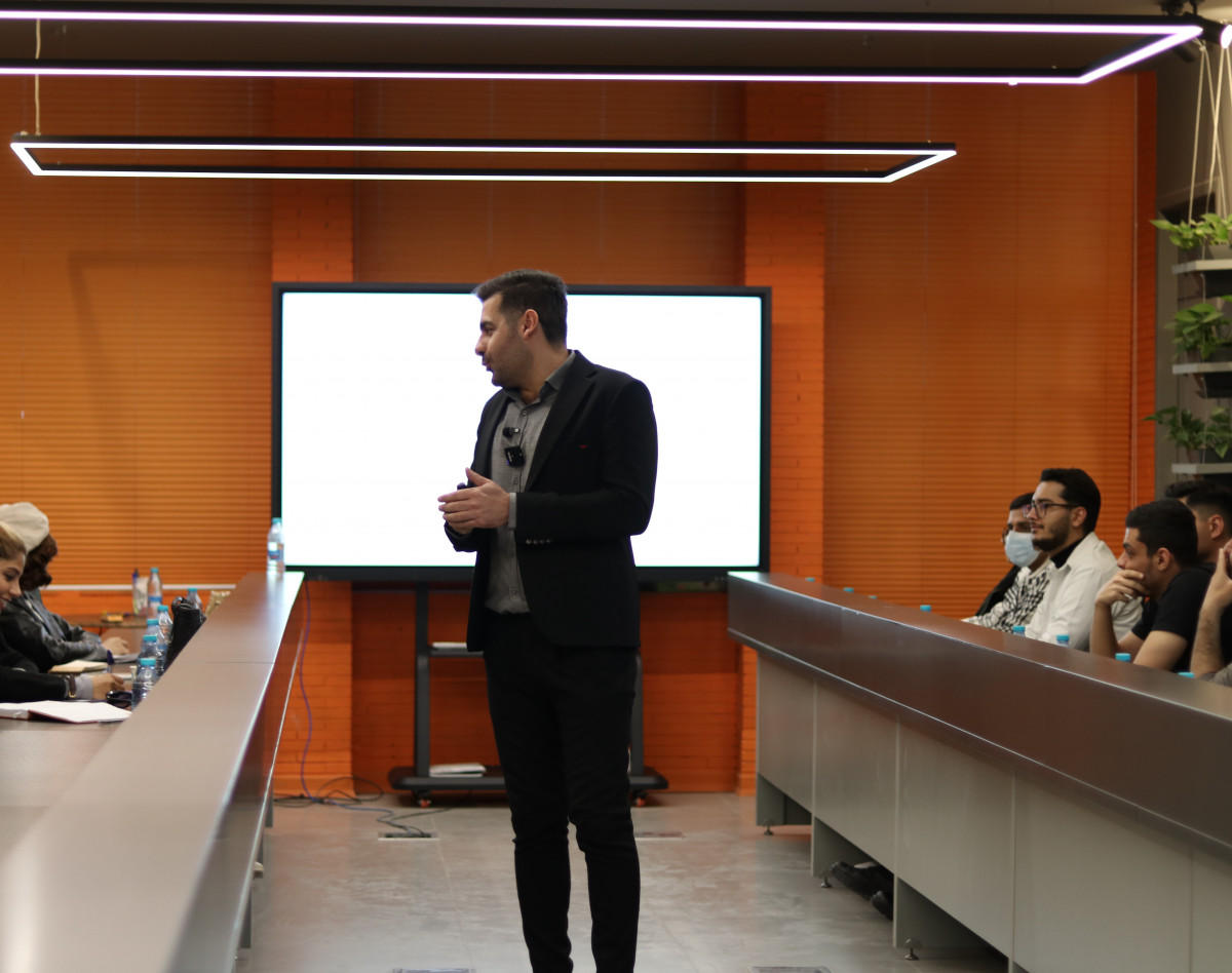 وبینار مشتری من کجاست؟