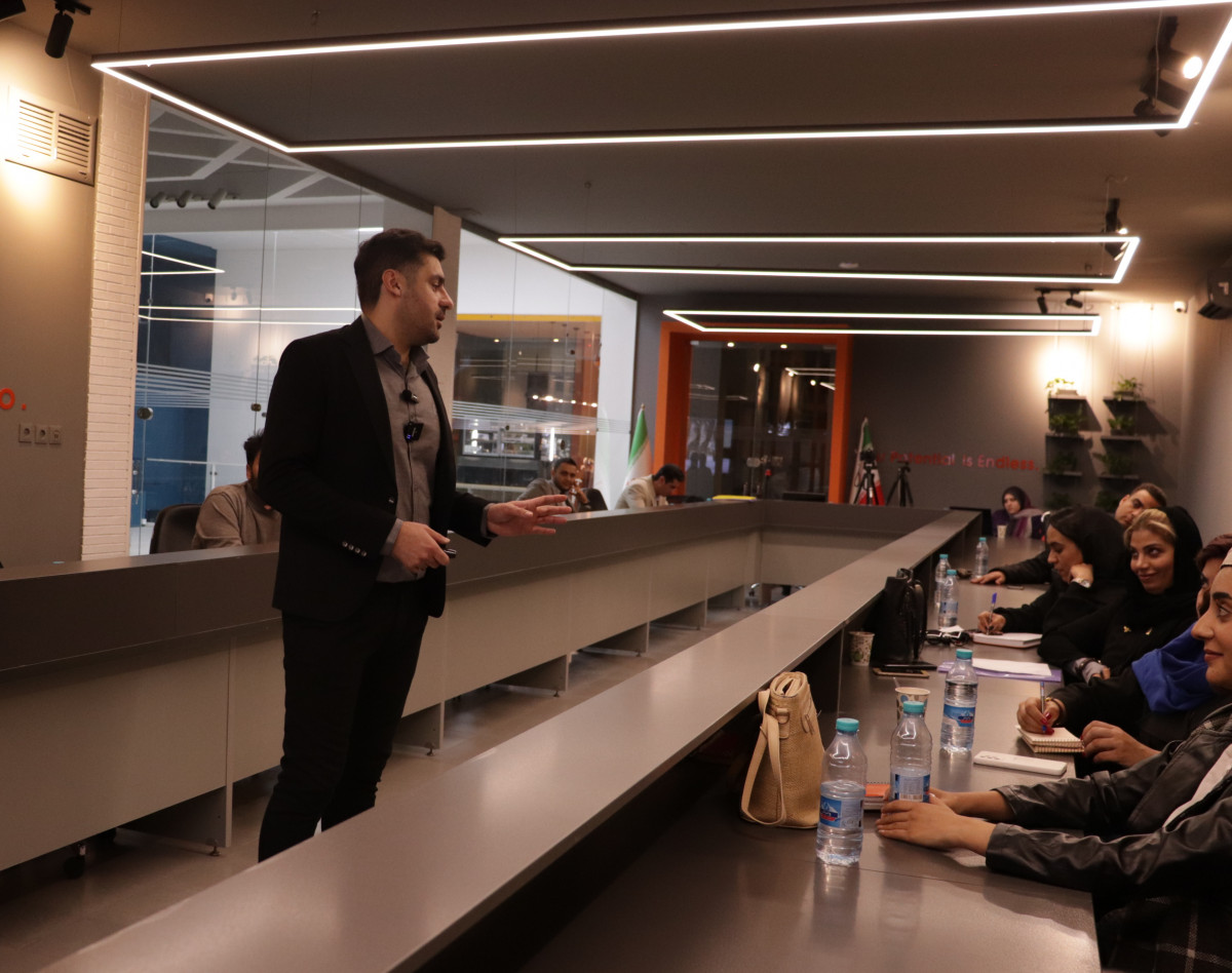 وبینار مدرسه فروشندگی همراه با 500 تومان جایزه،بخونید حتما