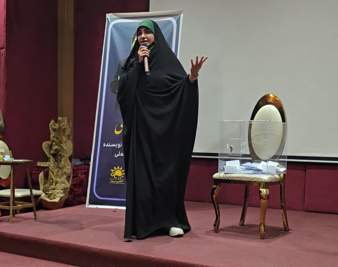 مهدیه رضایی | جلسه نقد و بررسی کتاب هنر حاضر جوابی و طنازی